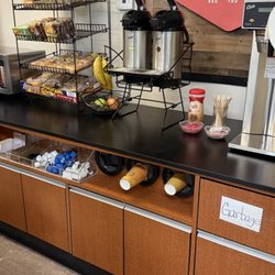 Tres Pinos Country Store - Coffee and pastries