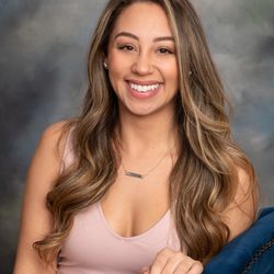 Tracy Harman Photography - Headshot college grad