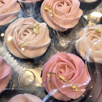 FloraDonna's Cakery - Cupcakes Near Me - Lancaster, California FloraDonna's Cakery - Cupcakes Near Me - Lancaster, California
