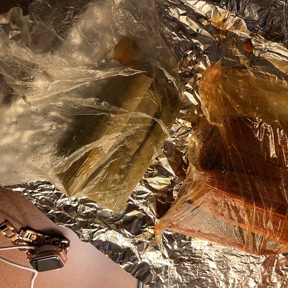 Tamale de pollo verde and tamale de pollo roja Tamale de pollo verde and tamale de pollo roja