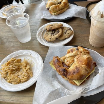 Timeless Cafe - Breeze, cheddar hash browns and 9'0 clock on croissant - Cafes Near Me - Lebanon, Pennsylvania