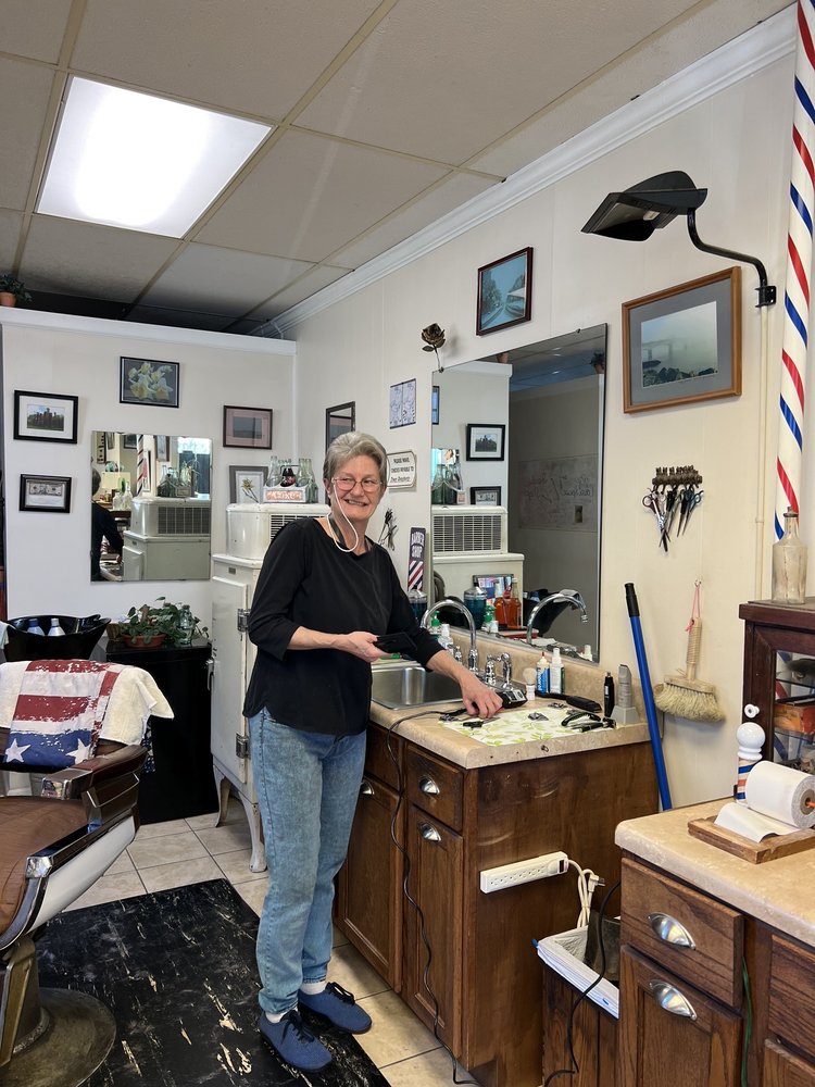 COURTHOUSE BARBER SHOP AND STYLING Updated October 2024 37 Photos