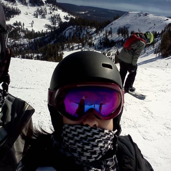 Palisades Tahoe Alpine Lodge - Ski Resorts Near Me - Alpine Meadows, California