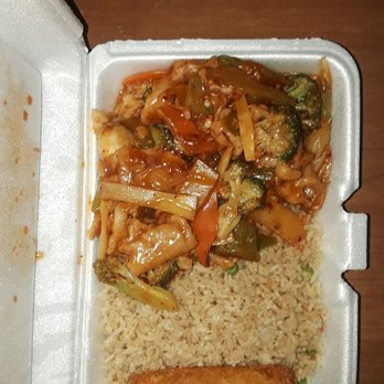 Happy Garden - Went to get some take out Chinese food at happy garden it's chicken w.garlic for 6$ not bad there food is pretty good - Chinese Near Me - Albuquerque, New Mexico