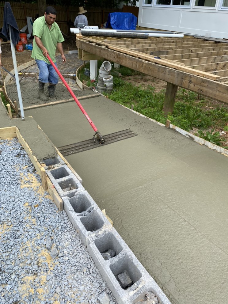 Slide of Navarro Contracting