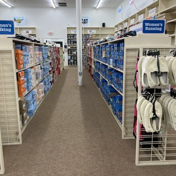 Rogan's Shoes - Shoe Stores Near Me - Waukesha, Wisconsin Rogan's Shoes - Shoe Stores Near Me - Waukesha, Wisconsin