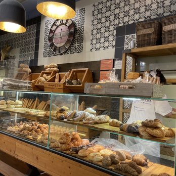 Forn Boix - Bakeries Near Me - Barcelona, B