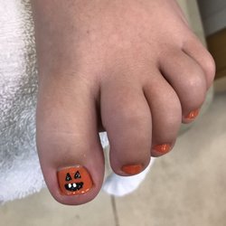 Dreaming Nail and Spa - Dreaming nails is ready for Halloween!