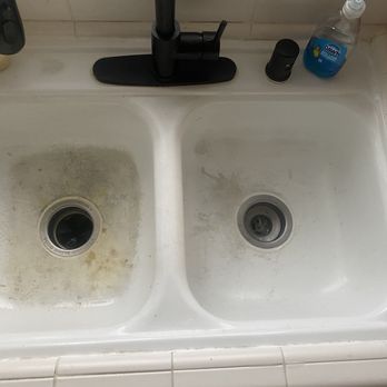 ReNew Refinishing - Sink before refinish - Refinishing Services Near Me ReNew Refinishing - Sink before refinish - Refinishing Services Near Me