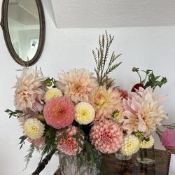 Island Floral - Gorgeous arrangement!