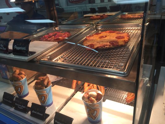 Auntie Anne's by null