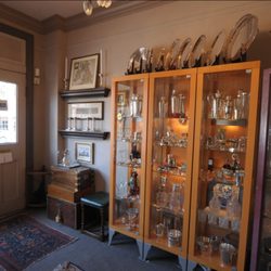 Frank Milwee - Antiques