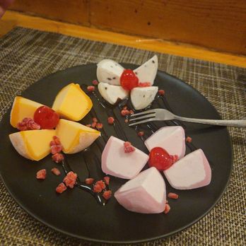 Akashi Sushi Bar - Desert - Japanese Near Me - Dayton, Ohio