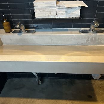 Majordomo - Communal sink - New American Near Me - Los Angeles, California Majordomo - Communal sink - New American Near Me - Los Angeles, California