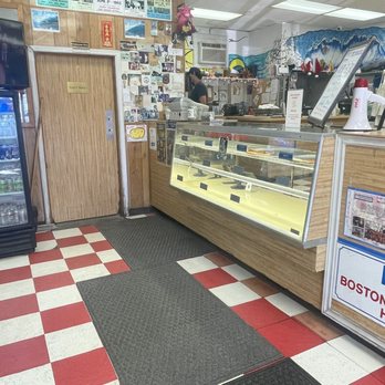Kaimuki's Boston Pizza - inside the store - Pizza Near Me - Honolulu, Hawaii