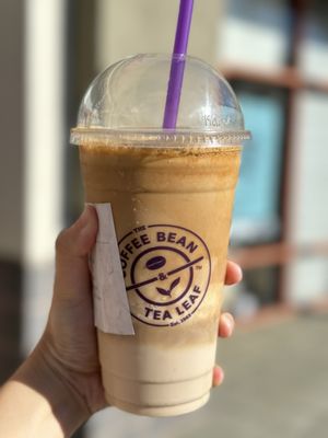 The Coffee Bean & Tea Leaf by null