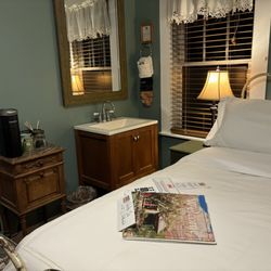 Under the Eaves Inn at Zion National Park - Springdale - Room two