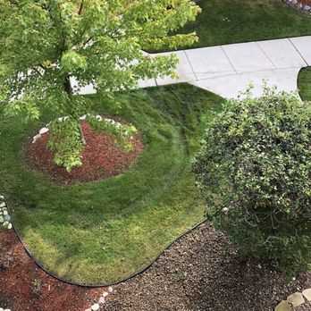 Three Brothers Landscaping - a view of a garden from above - Landscape Architects or Designers Near Me - Mokena, Illinois Three Brothers Landscaping - a view of a garden from above - Landscape Architects or Designers Near Me - Mokena, Illinois