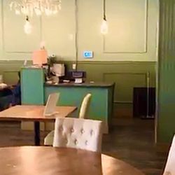 Maza Grill - Lovely green on green walls