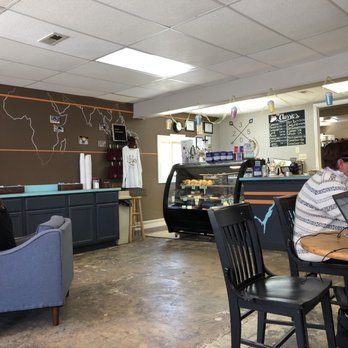 25 30 Espresso - Seating and counter - Coffee & Tea Near Me - Fredericksburg, Virginia