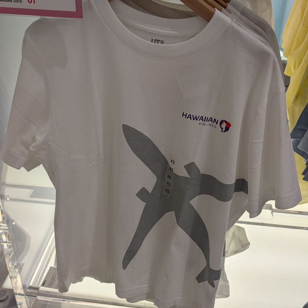 Uniqlo - Hawaii exclusive shirt - Men's Clothing Near Me - Honolulu, Hawaii Uniqlo - Hawaii exclusive shirt - Men's Clothing Near Me - Honolulu, Hawaii
