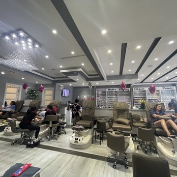 Paradise Tomball Nails & Spa - The Salon- wow! - Nail Salons Near Me - Tomball, Texas