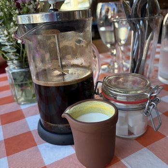 Duke's Dining Hall - Coffee - darn good! - American Near Me - Crockett, California