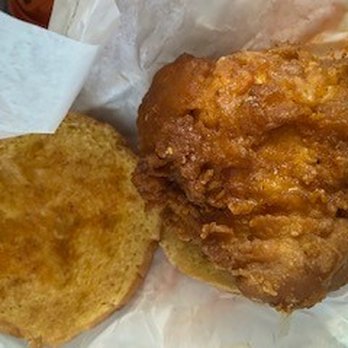 Burger King - it never looks like the picture...but no tomato. So much for "deluxe." - Burgers Near Me - Alsip, Illinois