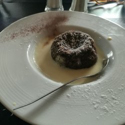 Les Coudes sur la Table - Coulant au chocolat.  Trop froid cest dommage