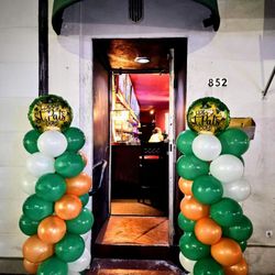 Dewey's F'ing Bar