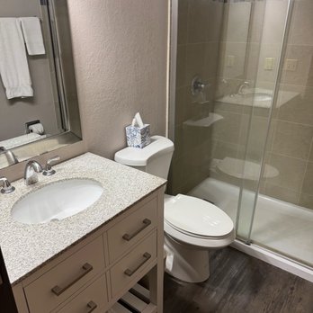 IM Hotel by Timberlake - Recently refreshed bathroom - Hotels Near Me - Grand Rapids, Minnesota IM Hotel by Timberlake - Recently refreshed bathroom - Hotels Near Me - Grand Rapids, Minnesota