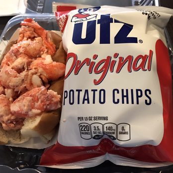 Pauli's - 7oz cold lobster roll (incl. chips) - Sandwiches Near Me - Boston, Massachusetts Pauli's - 7oz cold lobster roll (incl. chips) - Sandwiches Near Me - Boston, Massachusetts