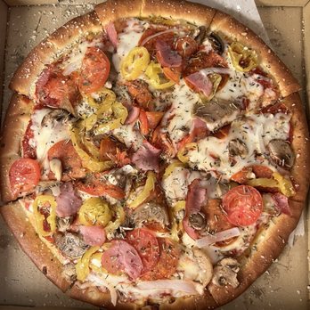 Mulligan’s Lagoon Pizza Pub & Putt - Beachcomber pizza - Mini Golf Near Me - Daytona Beach Shores, Florida