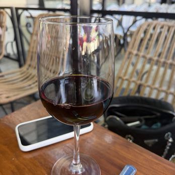 Meet in Paris - Bordeaux by the glass - superb - French Near Me - Culver City, California Meet in Paris - Bordeaux by the glass - superb - French Near Me - Culver City, California