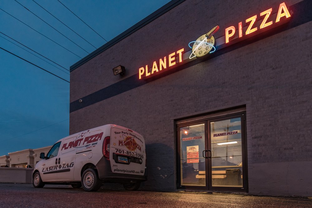 PIZZA Updated May 2024 40 Photos & 24 Reviews 220 S