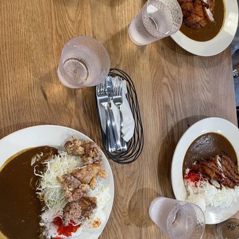 Curry Hyuga - Karaage curry (left) and 2 pork katsu curry (right) - Japanese Curry Near Me - Cupertino, California Curry Hyuga - Karaage curry (left) and 2 pork katsu curry (right) - Japanese Curry Near Me - Cupertino, California