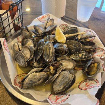 Bar Harbor Lobster Pound - Steamed clams - Seafood Near Me - Bar Harbor, Maine