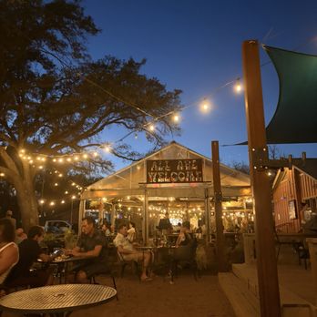 Radio Coffee & Beer - Patio area - Coffee & Tea Near Me - Austin, Texas Radio Coffee & Beer - Patio area - Coffee & Tea Near Me - Austin, Texas