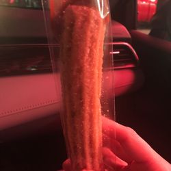 La Michoacana - Churro relleno de cajeta!! Inside the Michoacana