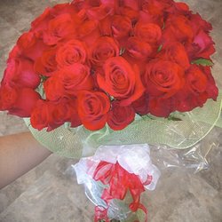 My Girls Flowers - 100 Red long stem Roses