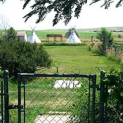 Wakpamni Bed & Breakfast - A look through the backyard.