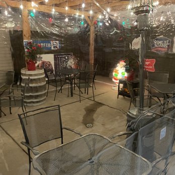 Rabbits - Cozy heated Chicago outdoor dining. Great for a date! :) - American Near Me - Chicago, Illinois