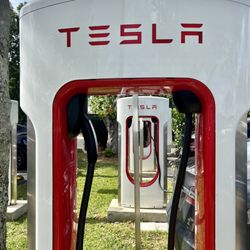 Tesla Supercharger - Tower Shops