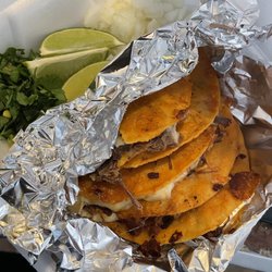 Tacos Del Barrio - Birria Tacos