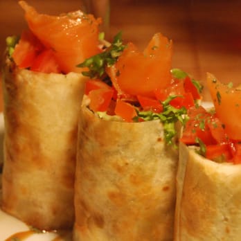 Caramba - Rollito de Salmón - Tapas Bars Near Me - Barcelona, B Caramba - Rollito de Salmón - Tapas Bars Near Me - Barcelona, B