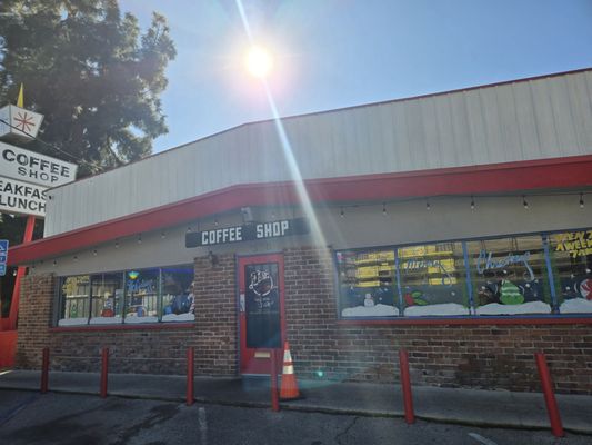 Lisa's Coffee Shop by null