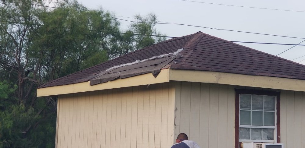 Slide of Licea Roofing