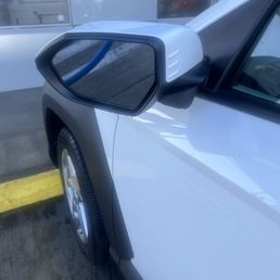 Breakaway mirror activated from wash Breakaway mirror activated from wash