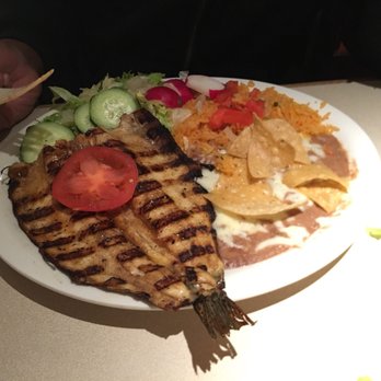 Las Fuentes - Pescado a la Parrilla con Frijoles y Arroz - Mexican Near Me - Reseda, California Las Fuentes - Pescado a la Parrilla con Frijoles y Arroz - Mexican Near Me - Reseda, California