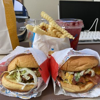 SuperDeluxe - Single Deluxe with Bacon, Chicken Deluxe, fries and Marionberry Fizzy Water - Burgers Near Me - Sherwood, Oregon